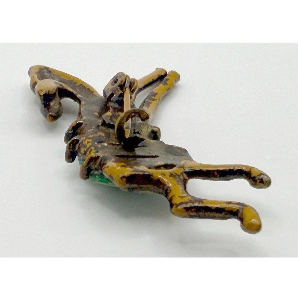 Vintage Figural Deer Brooch Pale Green Disc Gold Tone Running Animal Pin 2" - Picture 3 of 4